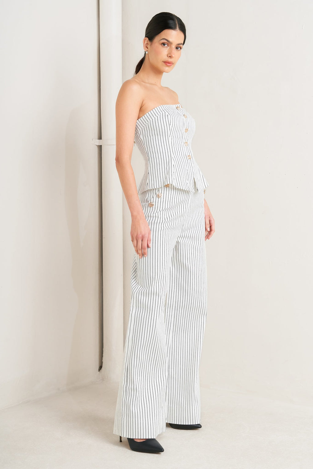 EFFORTLESS FORM STRIPE WOVEN TWILL TOP